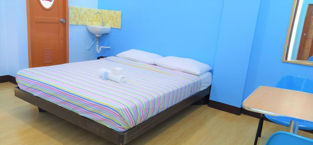 Jb Valdres Apartment Manila Bagian luar foto