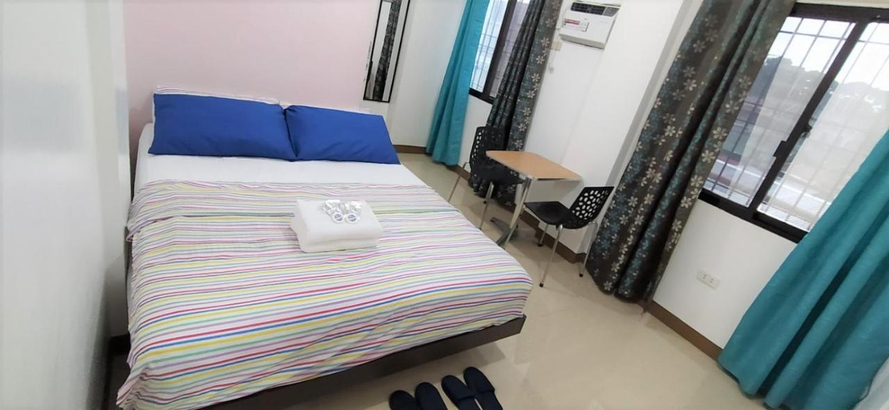 Jb Valdres Apartment Manila Bagian luar foto