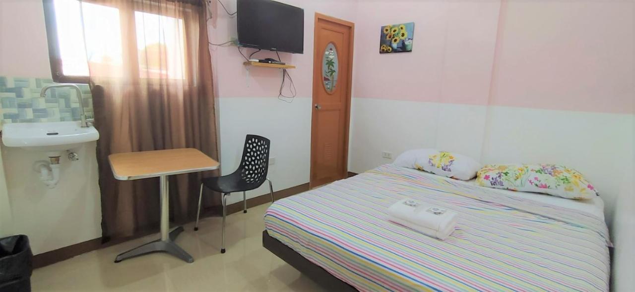 Jb Valdres Apartment Manila Bagian luar foto